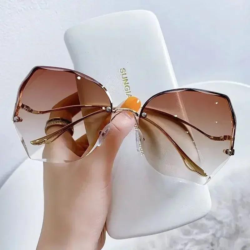 Sonnenbrille Damen Randlos Schmetterling | Verlauf Gold UV400 | Übergross Elegant Sommer